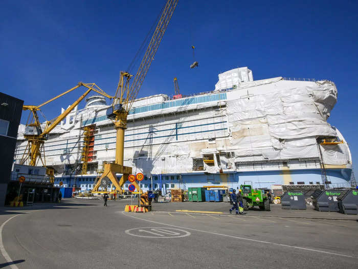 1. Other cruise ships will be physically stunted by the Icon — it will be 1,198 feet-long.