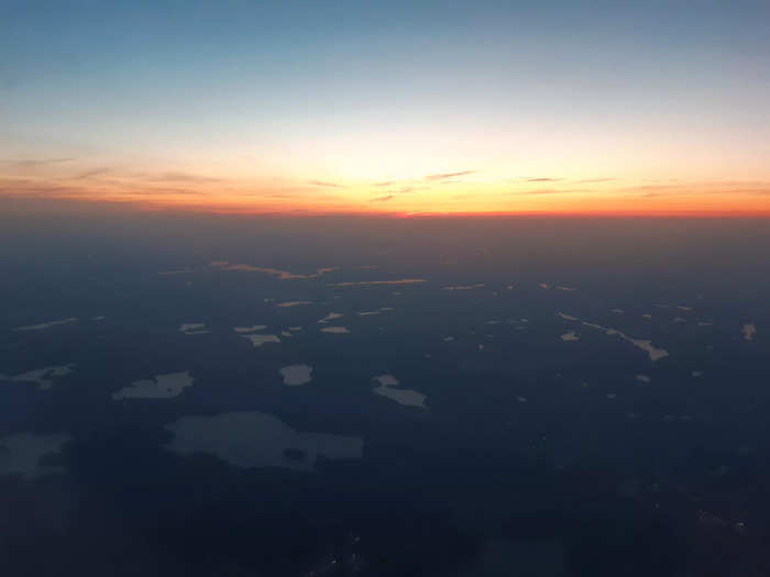 As I had the whole row to myself, I got to enjoy the fantastic "midnight sun" and well-lit midsummer skies at 11:30 p.m.