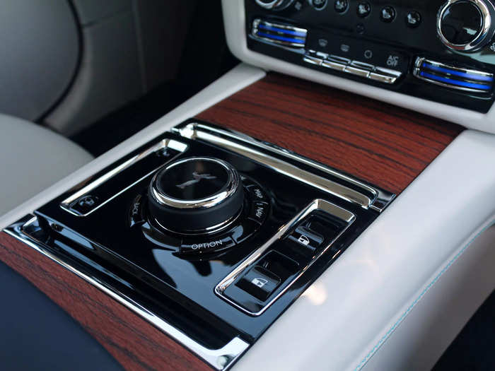 The deep brown lent a warm, cozy feeling to the cabin, but Rolls-Royce buyers can pick from practically limitless trim options.