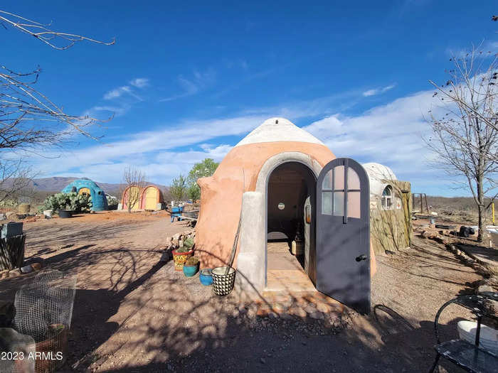 Her original plan was to build a casita on the vast, empty plot, but decided she wanted to try a more uncommon building style instead.