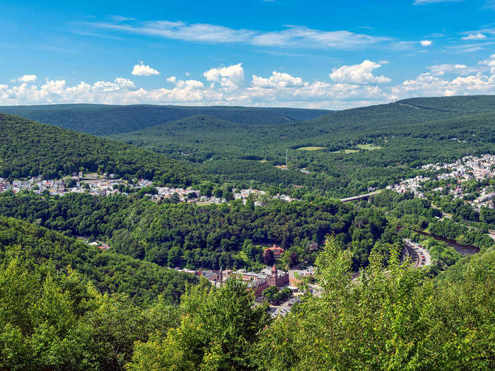 Help keep the Pocono Mountains in Pennsylvania clean by volunteering to pick up litter in between hikes through the region