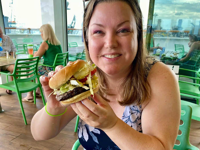 Of course, I could also get an above-average cheeseburger at the Cheeseburger in Paradise Burger Bar.