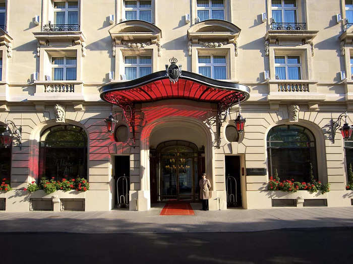 The hotel opened in 1928 amid the roaring twenties. The building looks just how I imagined, with a classic Parisian facade.