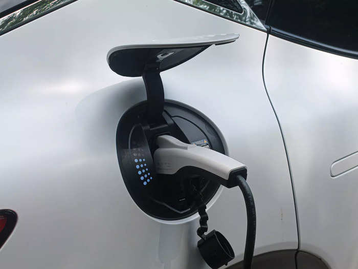 On a 250-kilowatt fast-charger, it can recharge from 10% to 80% in just 18 minutes, which is darn quick. Some other EVs can only use 100 or 150 kilowatts at most, leading to a less powerful and slower charge.