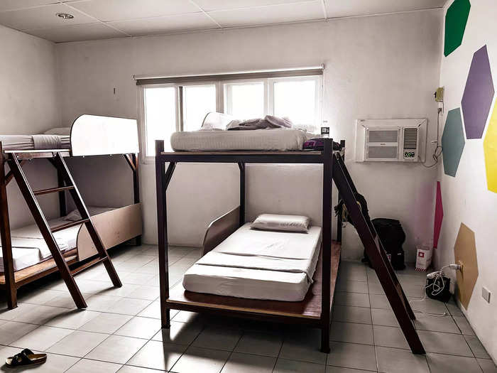 Staying in a shared dormitory is the most popular choice for backpackers at Nacho Hostel. A night