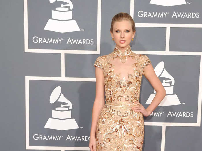 Swift wore this gorgeous gold gown to the 2012 Grammy Awards.