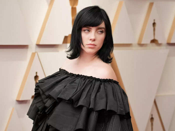 Her next dramatic hair transformation came in 2022 when she attended the Oscars.