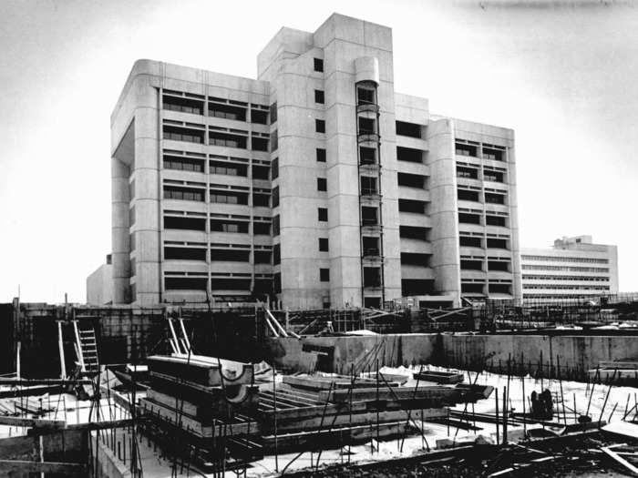 The Murrah Building was nine floors high, built of reinforced concrete, and housed around 500 workers.