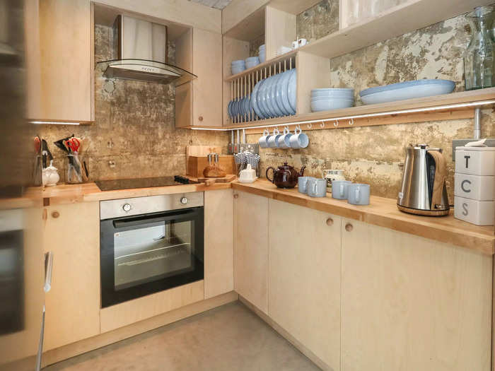 It also comes with a modern kitchen.