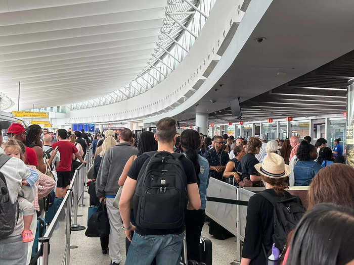 The benefit was nice in theory, but the line to get through security at JFK was still long, and took about 30 minutes to get through — comparable to security as an economy passenger.