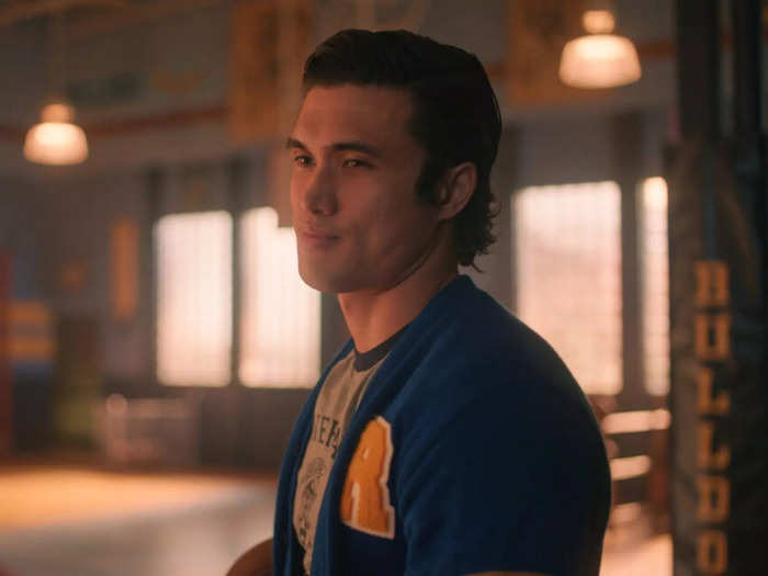 Reggie Mantle became a professional basketball player.