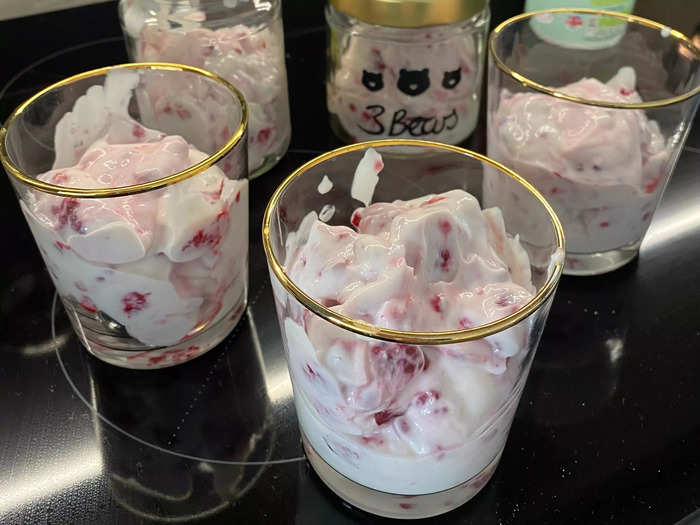 Dessert: Creamy raspberry pudding