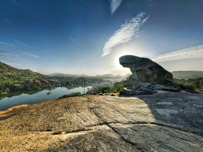 Mount Abu Trek: Peaks Amidst the Arid