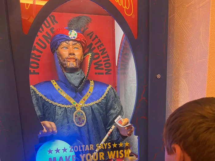 This is also where my kids found the pièce de résistance: Zoltar.