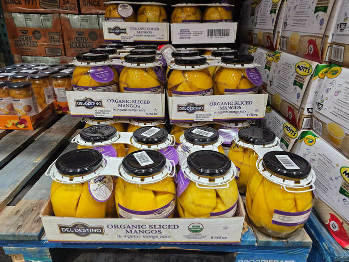 Try Del Destino organic sliced mangos for a sweet snack.