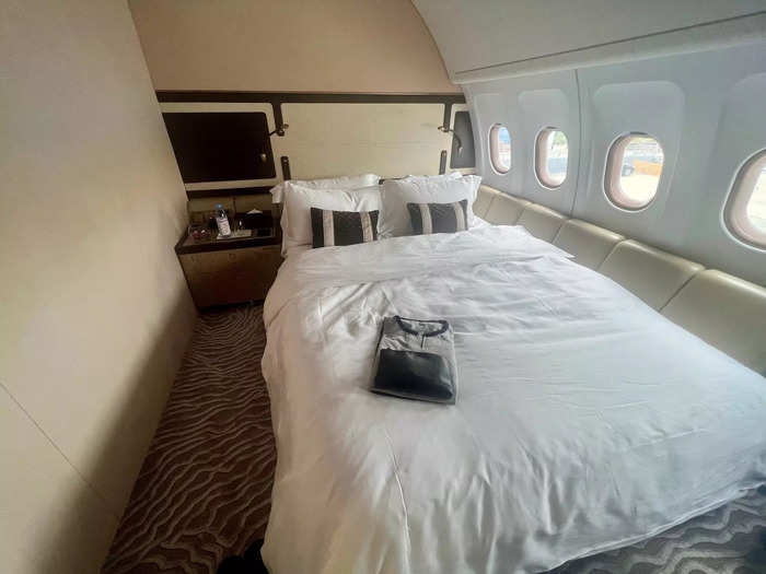 Probably the most extravagant room available is the bedroom, which is located towards the front of the plane through a door to the left of the hallway.