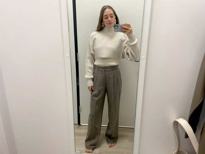Next, I tried the tucked wide pants and a layered two-piece sweater.