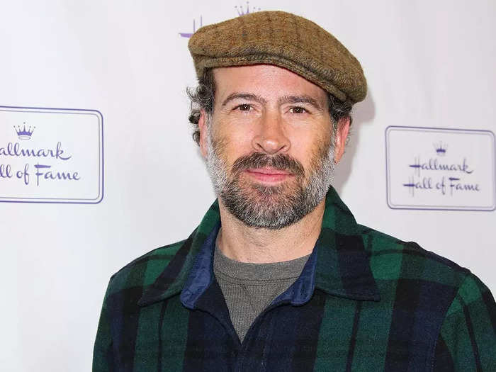 Jason Lee was no longer practicing Scientology as of 2016.
