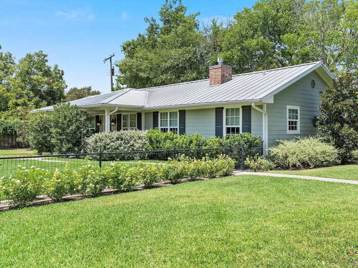 Although it shares a yard with Magnolia House, the Carriage House is a standalone home.