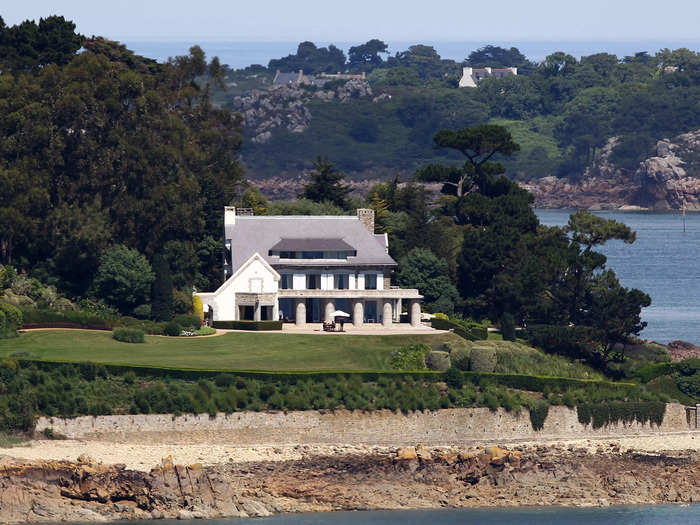 ... and this mansion overlooking France