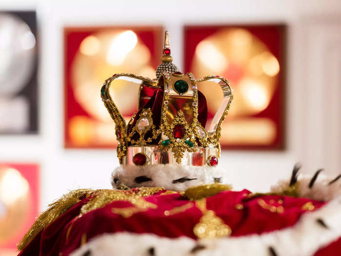 His signature crown and cloak ensemble, worn throughout Queen