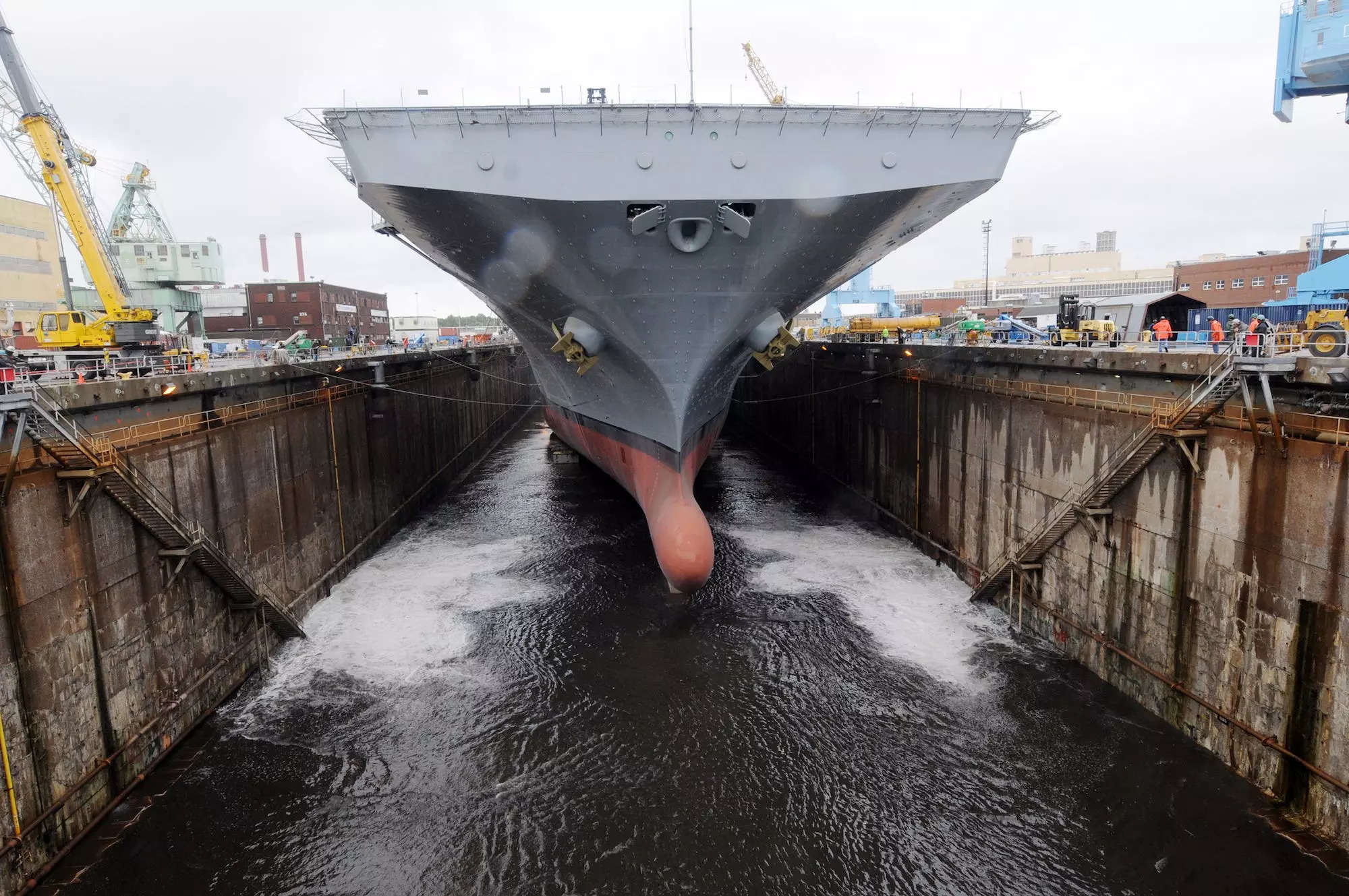 Navy amphibious assault ship Kearsarge dry dock