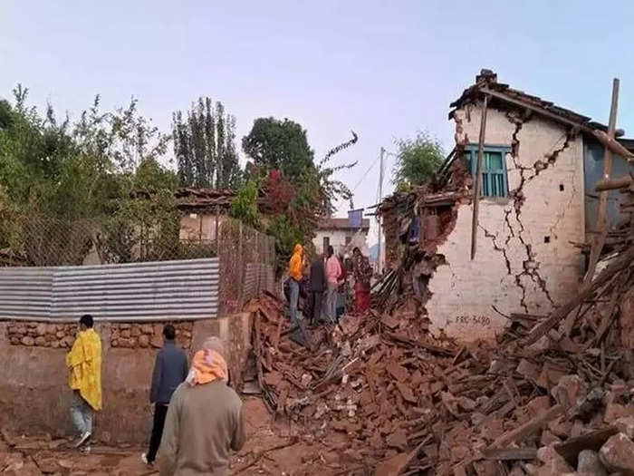 Death Toll In Nepal Earthquake Rises To 128, Over 100 Injured ...