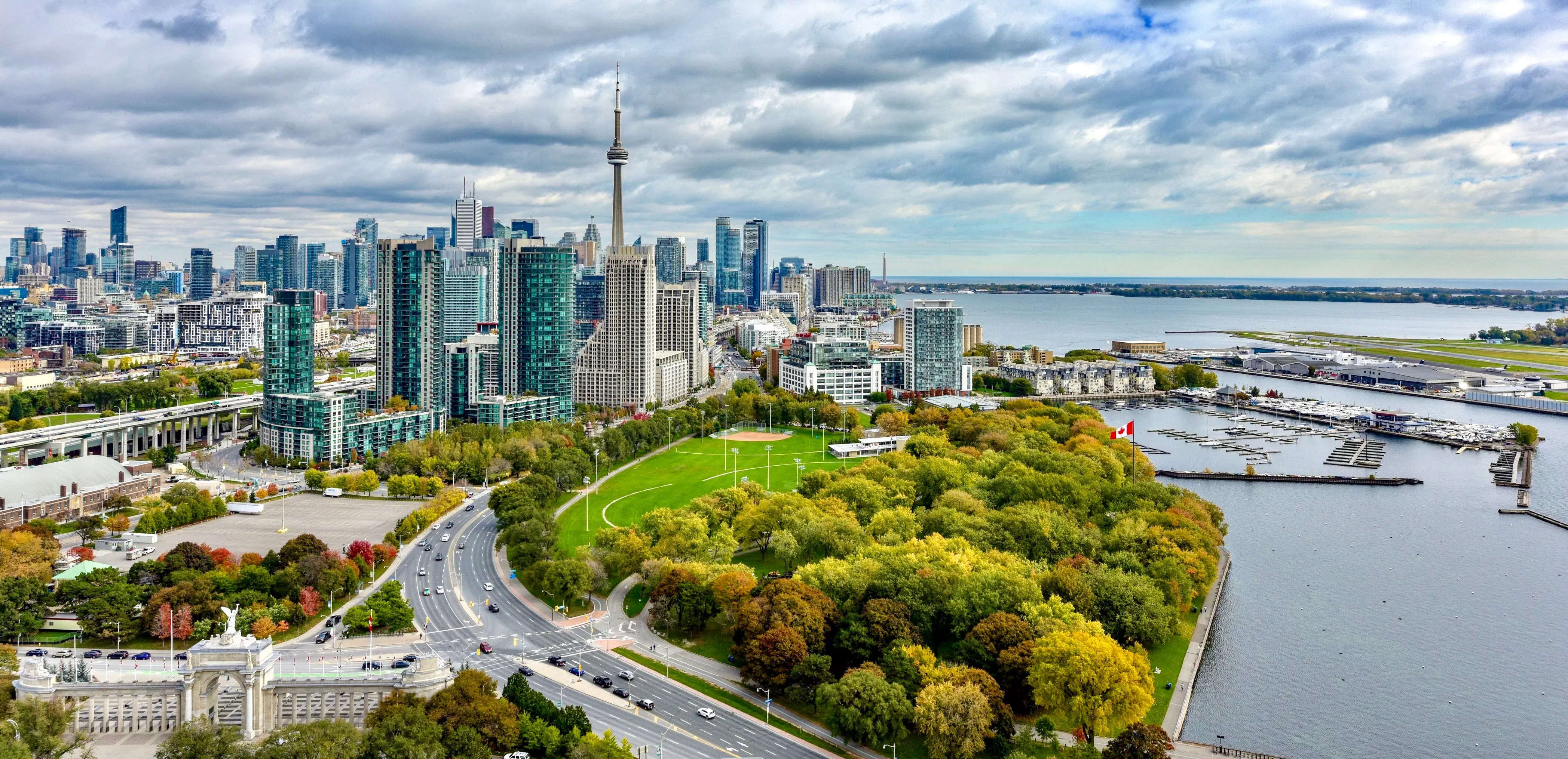 Eastern view of the Toronto skyline
