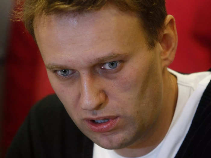 Navalny clashed with the party when he posted several controversial videos, including a 2007 pro-gun rights video where he suggested that Muslim militants are "cockroaches" that need to be exterminated.