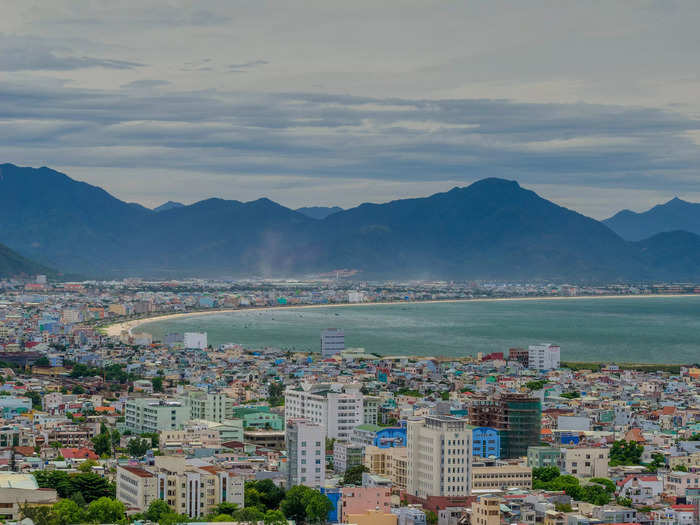 4. Skip: Danang