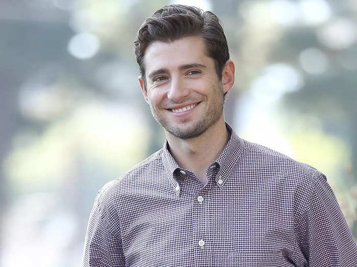 Julian Morris, who starred as Wren on "Pretty Little Liars," played a science teacher named Ryan Geauxinue.