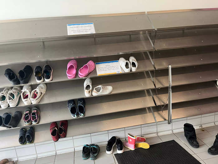 I was surprised to find open shelves for people to remove their shoes before entering the locker room.