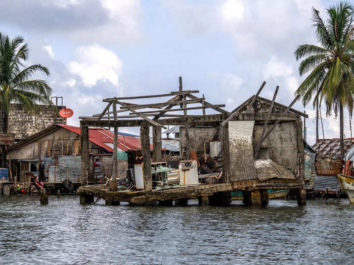 Now, every year, locals living on Carti Sugtupu have to deal with floods that can last as long as two weeks.