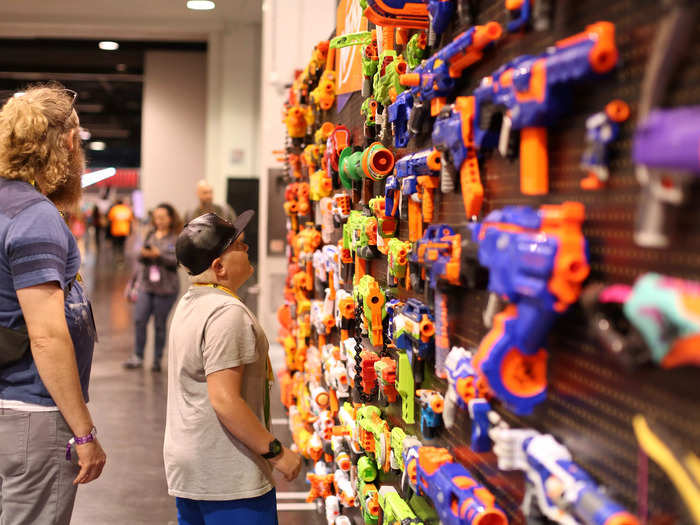 Squirt guns, Nerf guns, toy swords, or other items that resemble realistic firearms or weapons are prohibited in carry-on bags.