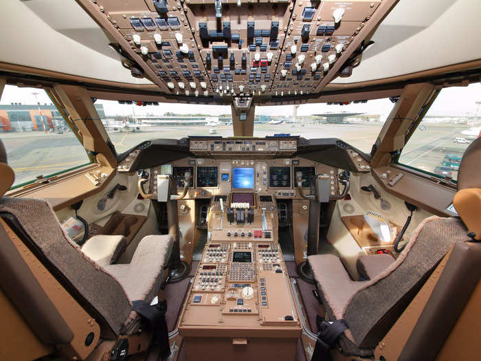 Directly ahead of the lounging space is the business end of the 747, the cockpit.