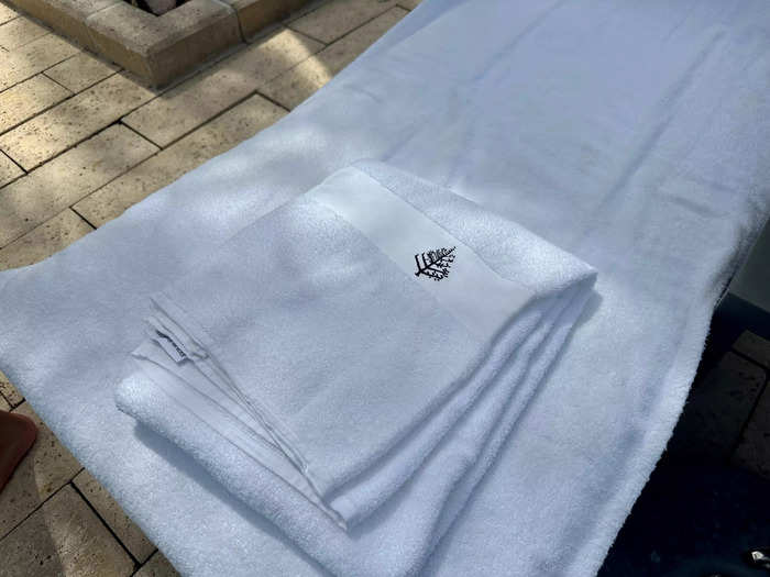 At the pool, we also received a special towel service.