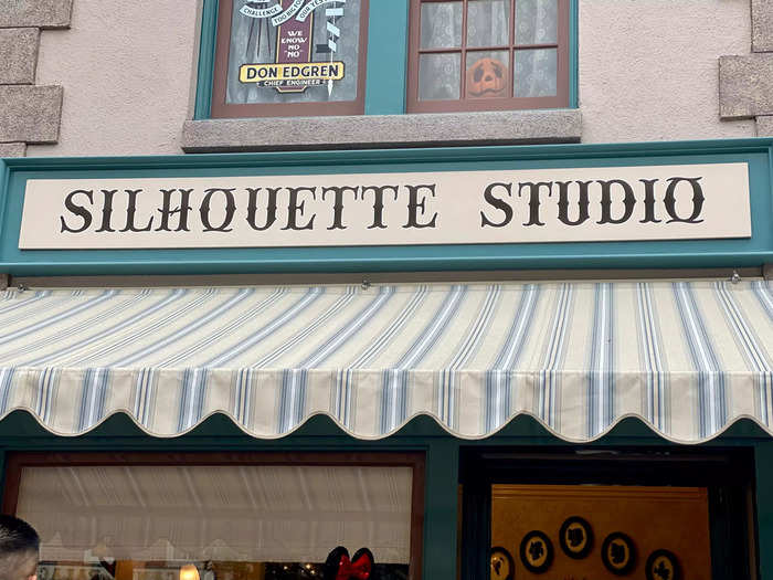 Silhouette Studio is located on the right side of Main Street, USA. But before seeing the videos, I didn