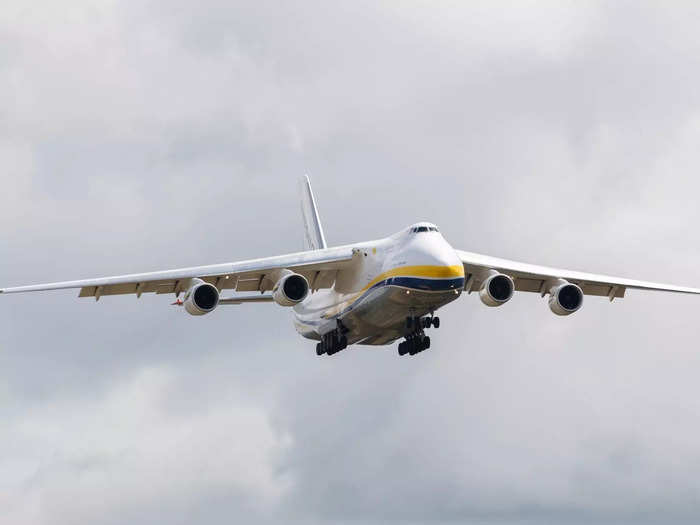 Several versions of the Ruslan have since been produced, like the AN-124-100 commercial transport plane and the 150-tonne payload AN-124-100M-150 variant.