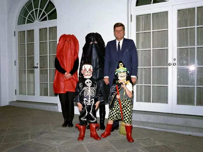In 1962, first lady Jackie Kennedy wore a black garment bag as a Halloween costume so that she could take her children trick-or-treating without getting recognized.