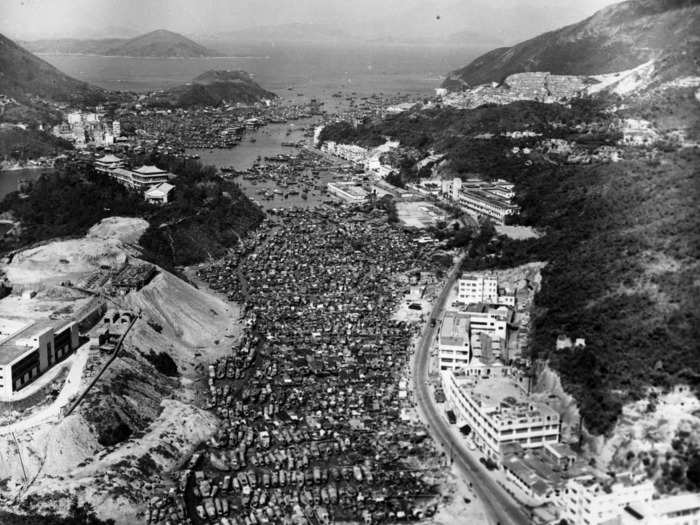 By the 1960s, there were as many as 150,000 people living on Aberdeen Harbor.