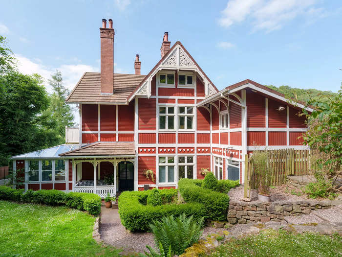 The idyllic house is a regular backdrop for scenes with Otis and his friend Eric, played by Ncuti Gatwa. The grounds also feature two greenhouses and a stone and tile outbuilding.