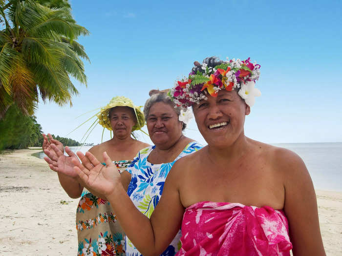 22. Cook Islands — 5 feet 8.03 inches (172.8 cm)