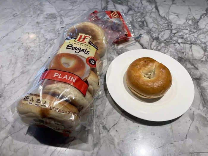 I moved on to the L’Oven Fresh presliced plain bagels from Aldi.