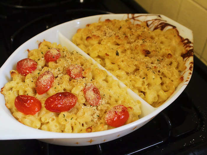 Garten recommends topping the macaroni and cheese with breadcrumbs and tomato slices before putting it in the oven.