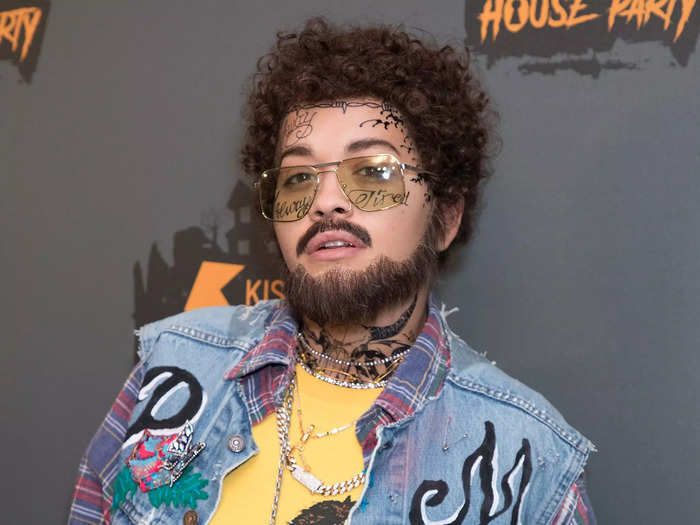 Post Malone makes for the perfect comfortable costume, as shown by Rita Ora.