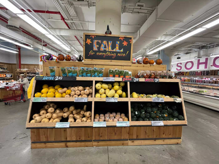 The autumn theme continued throughout the store, which made the chore of grocery shopping feel delightfully festive to me.