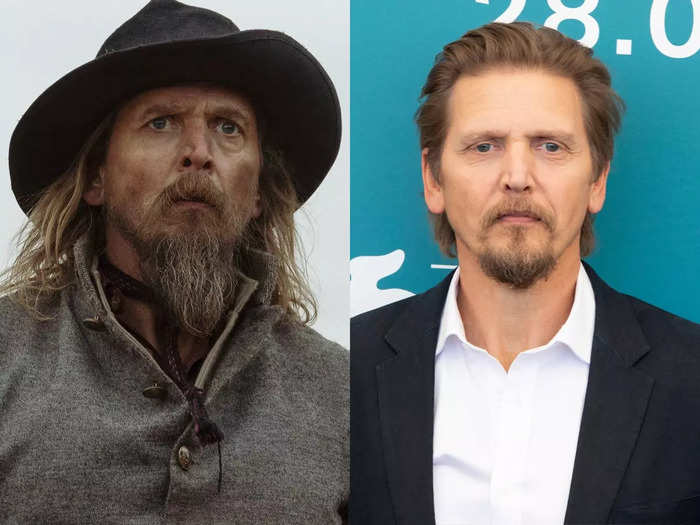 Barry Pepper plays Esau Pierce