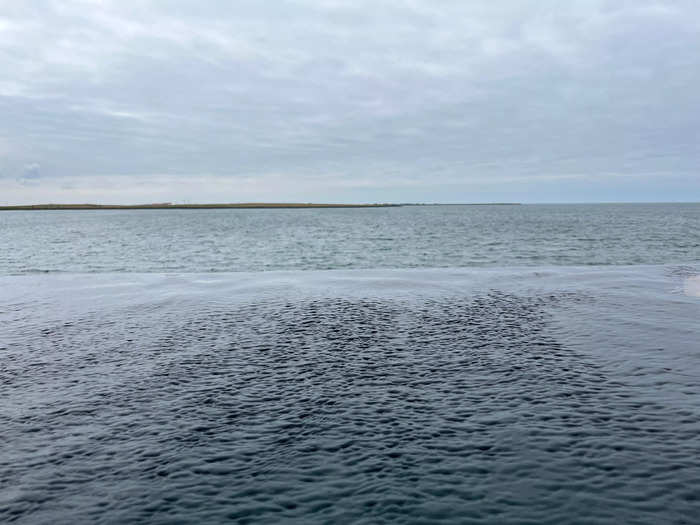 With an infinity pool edge overlooking the ocean, the lagoon seemed endless. 