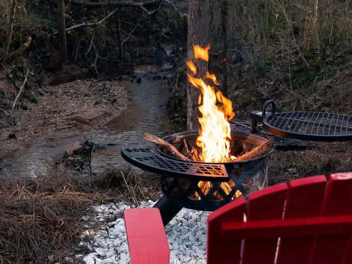 During the day, Rachel encourages guests to explore the surrounding property, which is filled with wildlife, hiking trails, and "beautiful" creeks.