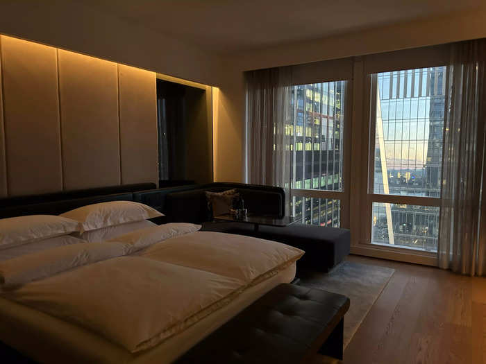 After checking in, I headed to my room: A deluxe city-view guest room on the 30th floor.